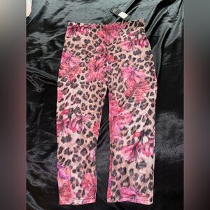 Fashion Nova Leopard Capri Leggings
